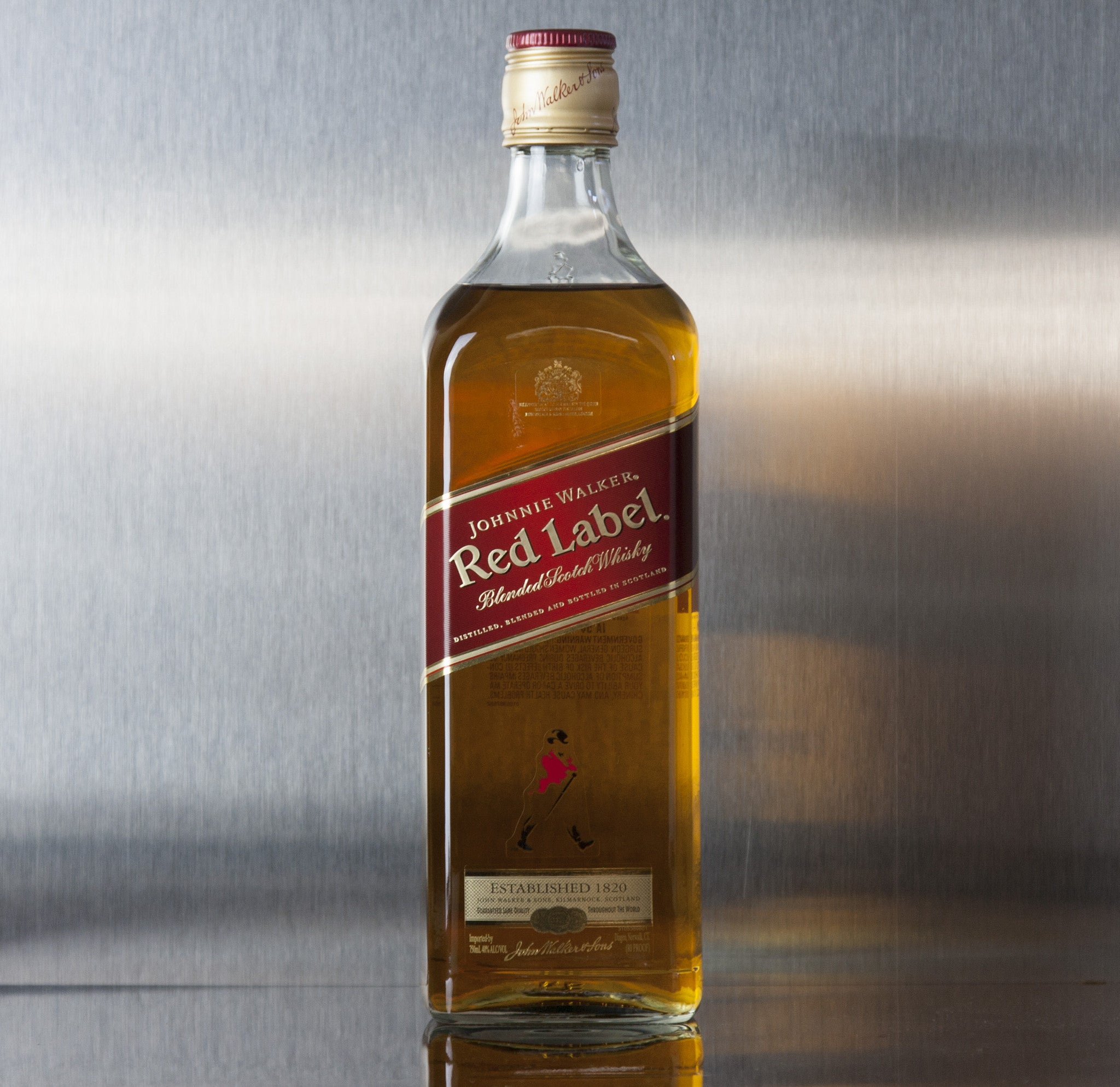 & – Whisky Spirits Market Johnnie and Base Label Scotch Third Base | Walker Market Third Red Spirits